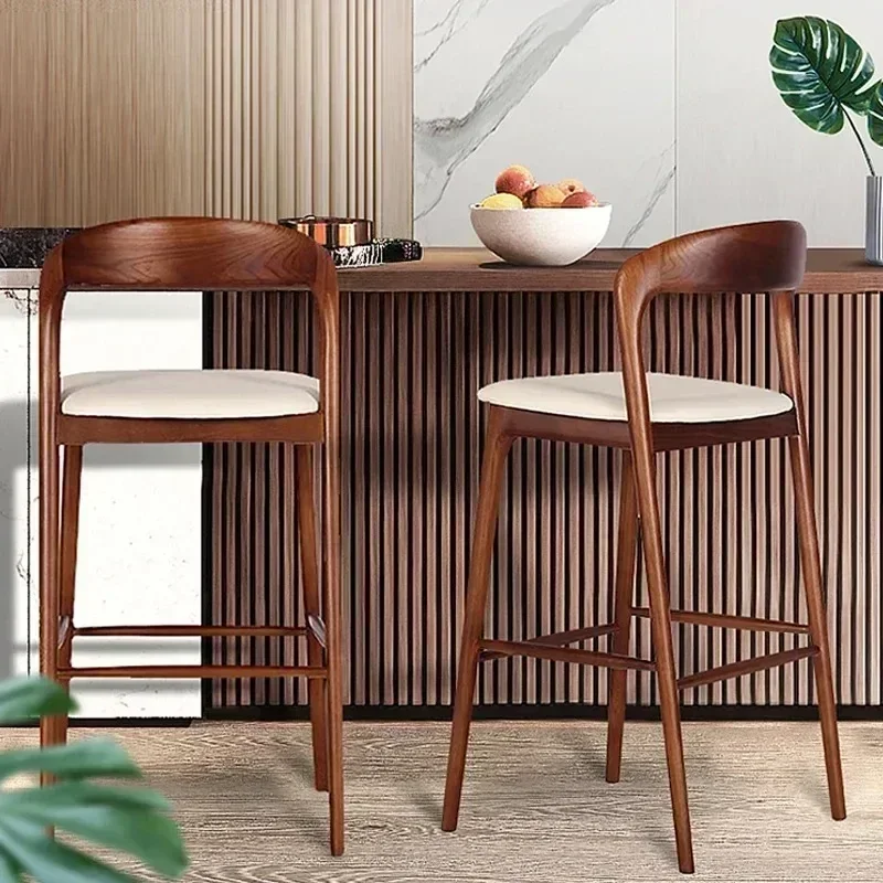 Commercial Kitchen Design - Cadeiras de bar de madeira vintage,